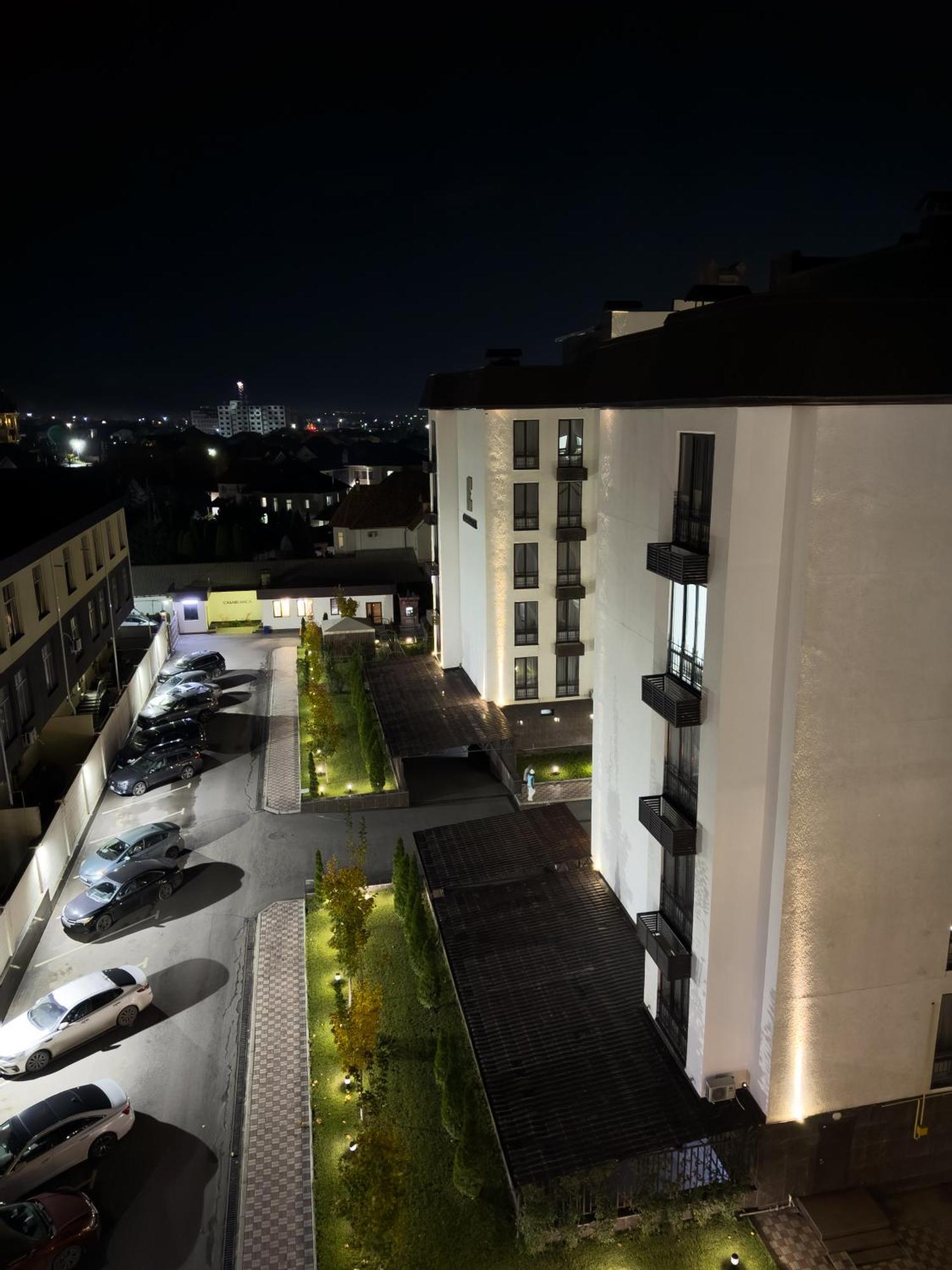 Casablanca Apart Hotel Biszkek Zewnętrze zdjęcie
